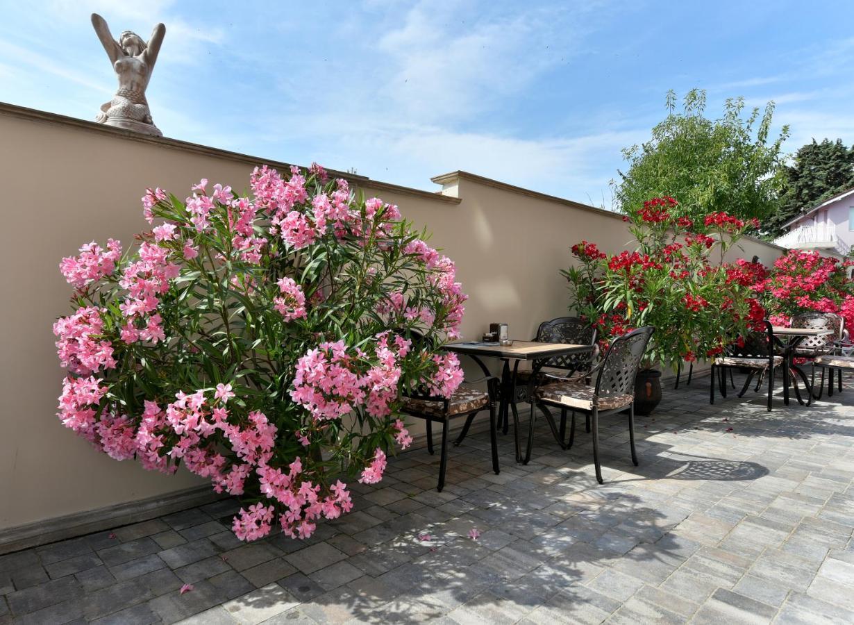 Sirena Palace Family Hotel Obsor Exterior foto
