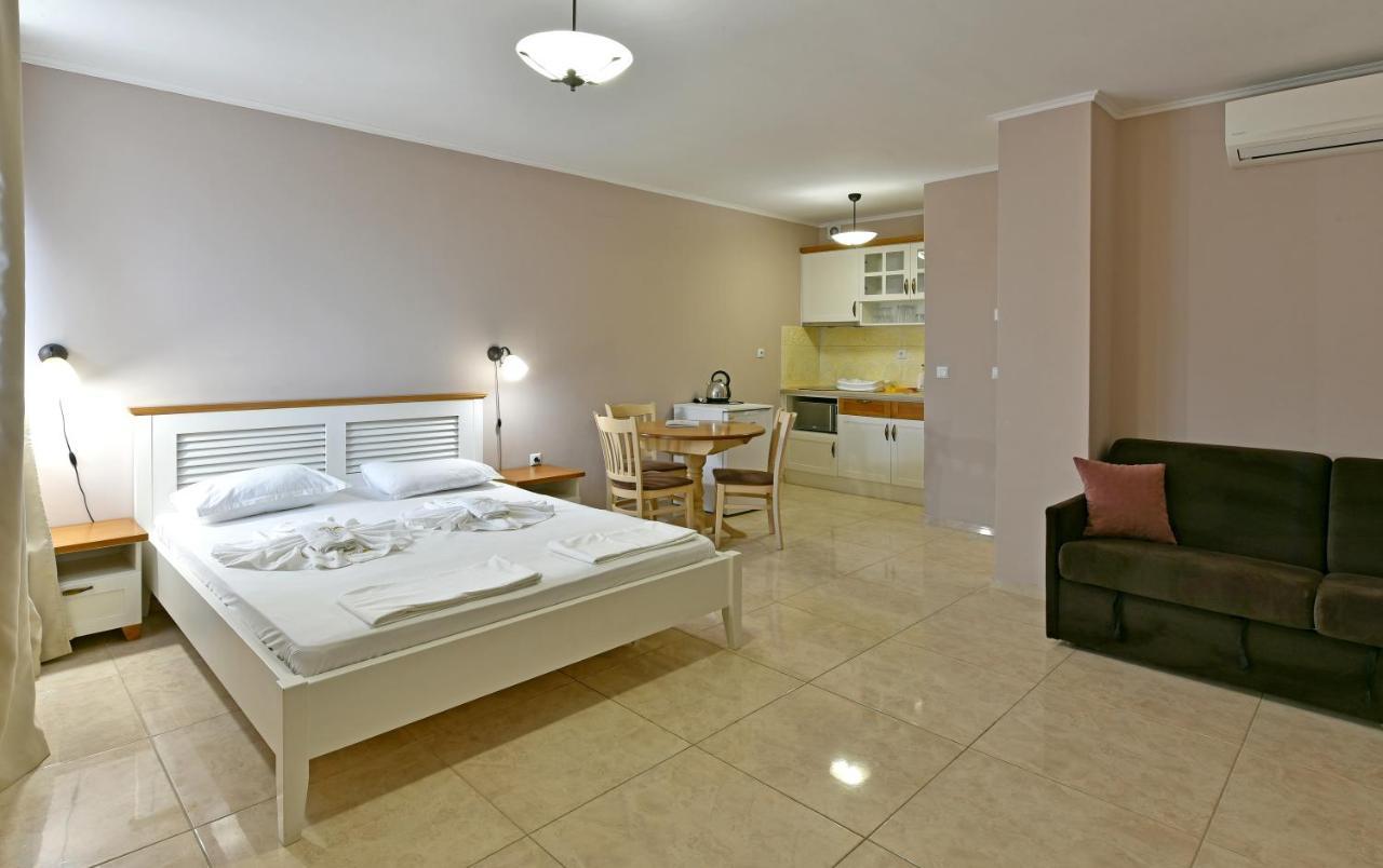 Sirena Palace Family Hotel Obsor Exterior foto