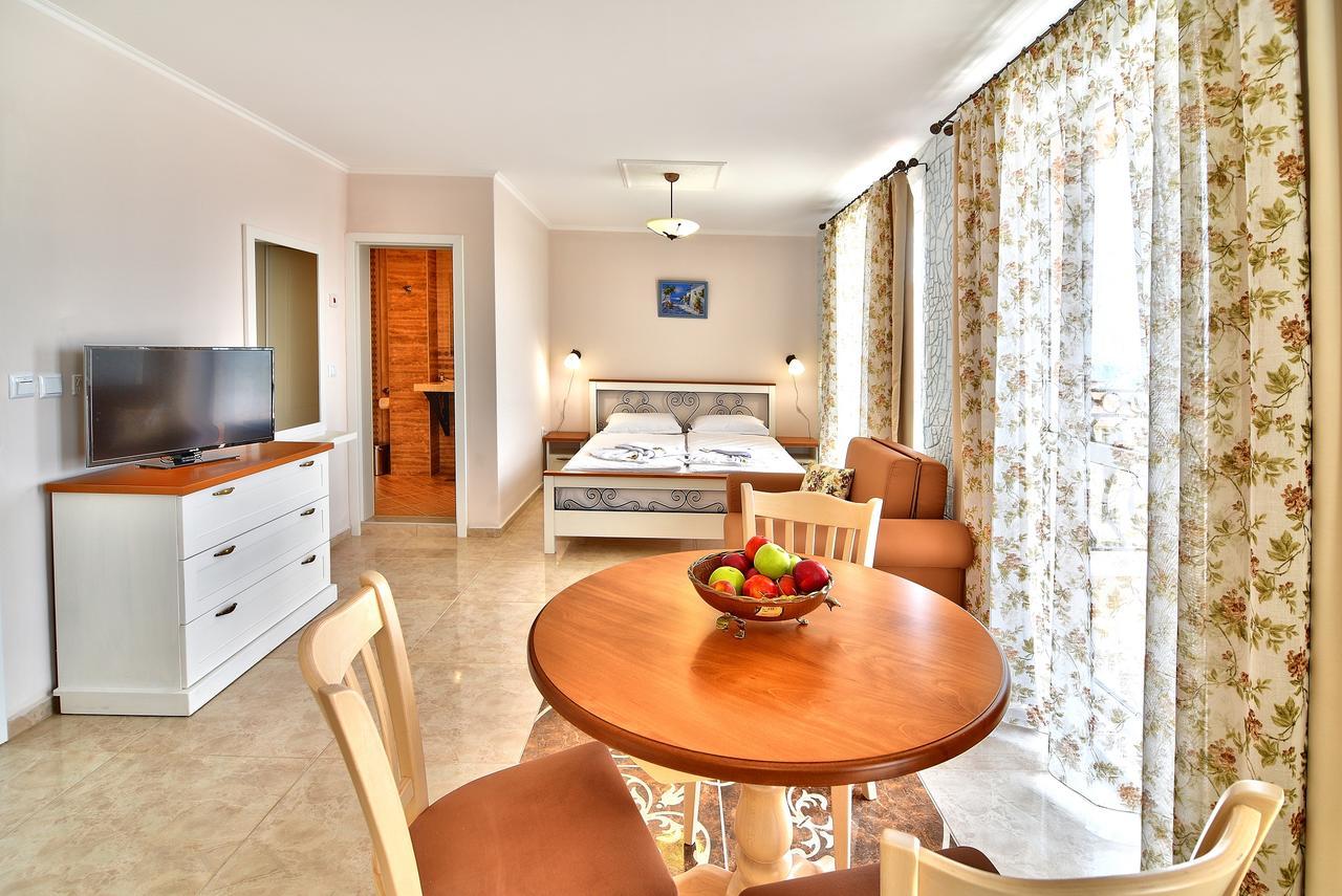 Sirena Palace Family Hotel Obsor Exterior foto